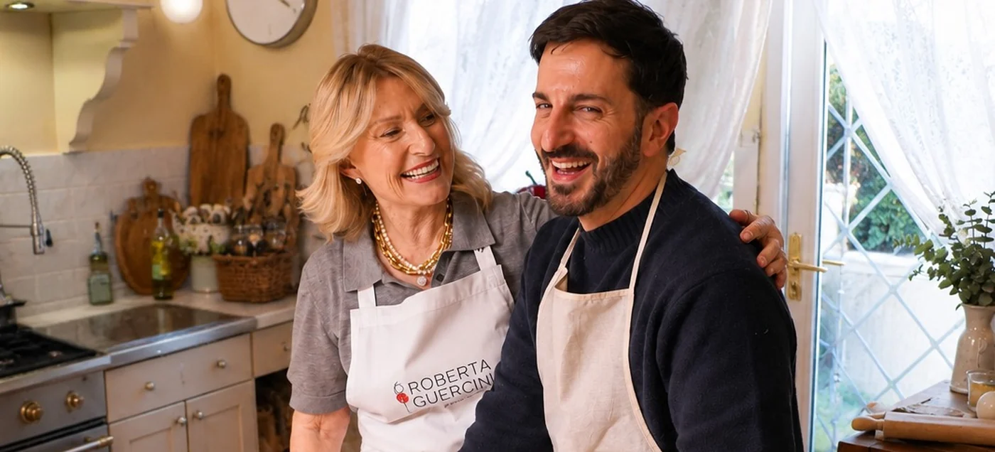 Roberta Guercini con un ospite durante una lezione di cucina